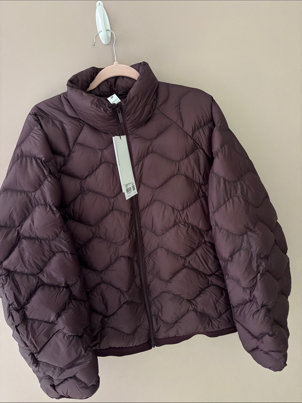 LULULEMON FEATHERWEIGHT DOWN 900 fill QUILTED JACKET in BLACK PLUM SZ XL NWT - Picture 2 of 8